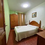 Cascajos Hotel *