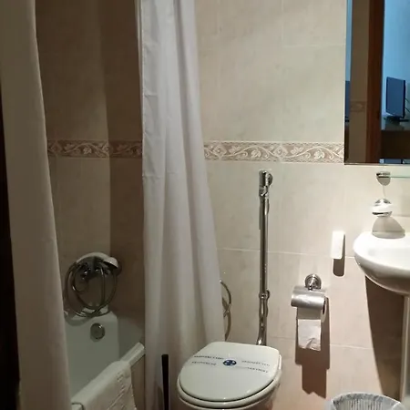 Cascajos Hotel *